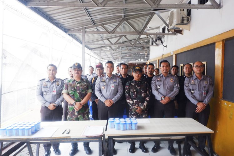 Tindak Lanjut Akselerasi Menteri Imigrasi Dan Pemasyarakatan,  Rutan Pekanbaru Gelar Tes Urin Dan Razia Blok Hunian