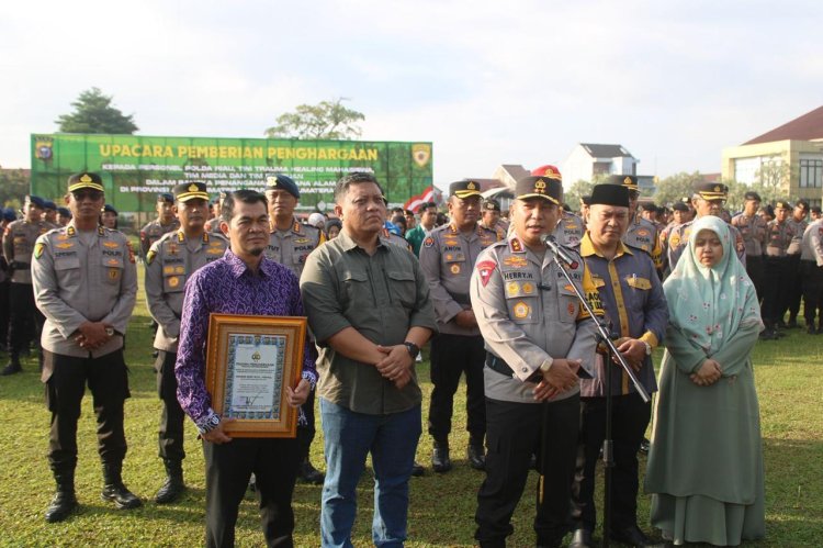 Kapolda Riau: Brimob Hadir sebagai Pasukan Kemanusiaan di Wilayah Terdampak Bencana