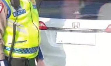 Satlantas Polrestabes Medan Tegur Pengemudi Mobil Tanpa Pelat Nomor, Sebagia Edukasi Kepatuhan Berlalu Lintas