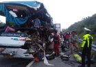Respons Cepat Sat PJR Ditlantas Polda Riau dan Tim HK Percepat Evakuasi Korban