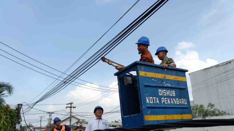 Wujudkan Kota yang Lebih Tertata, Wali Kota Agung Nugroho Percepat Penertiban Kabel Fiber Optik di Pekanbaru